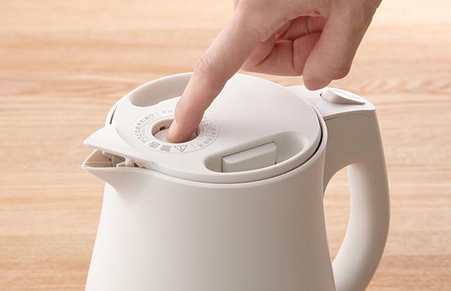 TIGER(タイガー) 1.5L 電気ケトル 『スゴ軽』 PCT-A150-KO (オフブラック) 商品画像4：生活家電 ディープライス