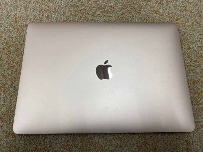 Apple MacBook Air Retinaディスプレイ 1100/13.3 MWTL2J/A [ゴールド] 中古B･･･