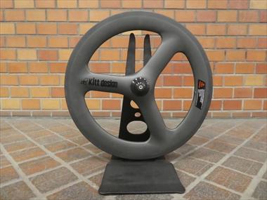 KIT DESIGN CARBON SPOKE FRONT WHEEL (406) ブラックロゴ 商品画像1：カンザキバイク