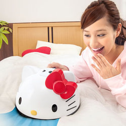 スリーアップ【Three-up】充電式ふとんクリーナー　ハローキティ　KT-650【布団掃除機】 商品画像1：SAKURA MOMO