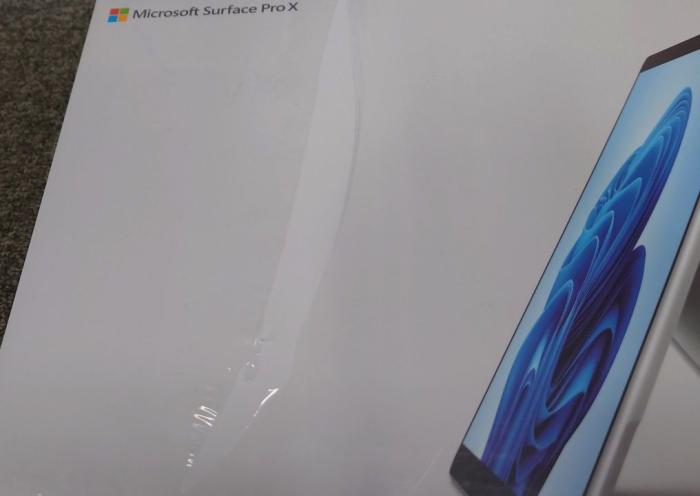 Surface Pro X E8R-00011 商品画像3：パニカウ
