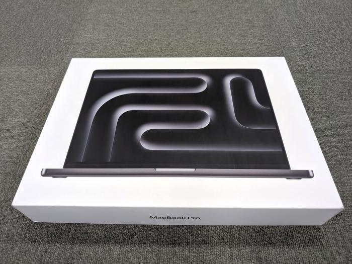 MacBook Pro Liquid Retina XDRディスプレイ 16.2 MX2Y3J/A [スペースブラック] 商品画像2：パニカウ