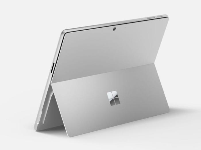 Surface Pro 第11世代 EP2-20204 [プラチナ] 商品画像2：パニカウ PLUS