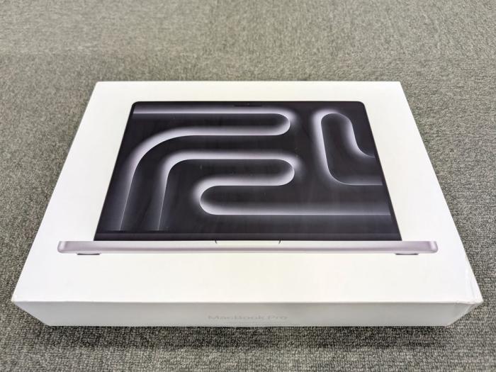 MacBook Pro Liquid Retina XDRディスプレイ 14.2 MRX83J/A [シルバー] 商品画像2：パニカウ PLUS