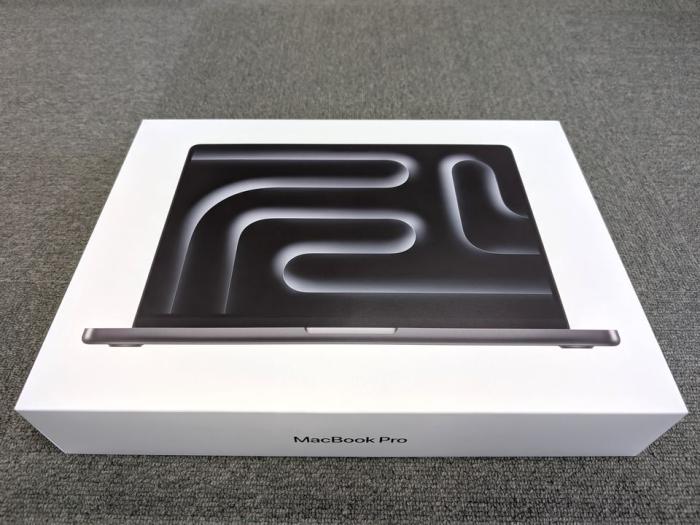 MacBook Pro Liquid Retina XDRディスプレイ 14.2 MW2V3J/A [スペースブラック] 商品画像2：パニカウ PLUS