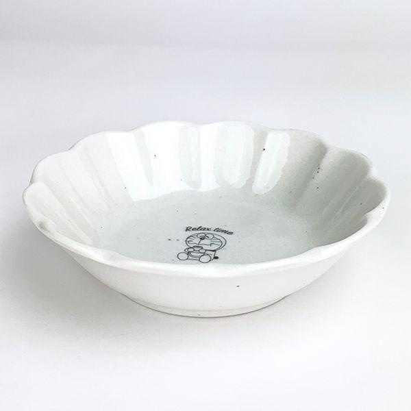 ドラえもん-輪花型-皿-S-リラックスタイム-お皿-食器--ホワイト-グッズ 商品画像2：キャラグッズPERFECT WORLD TOKYO