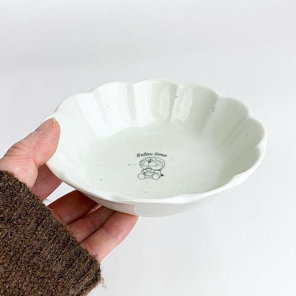 ドラえもん-輪花型-皿-S-リラックスタイム-お皿-食器--ホワイト-グッズ 商品画像4：キャラグッズPERFECT WORLD TOKYO