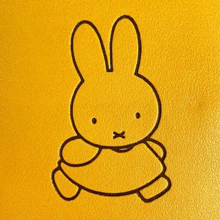 ミッフィー-miffy-ハーフ財布-エンボスミッフィー-財布-小銭入れ-二