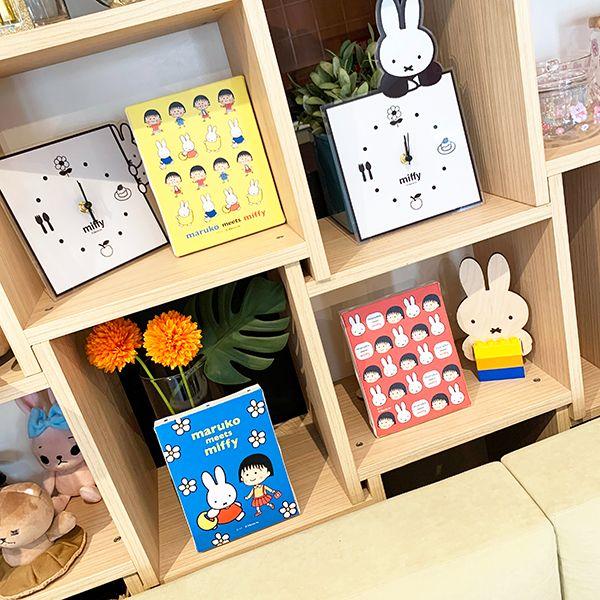 ミッフィー-ちびまるこちゃん--ウォールキャンバス-レッド-maruko-meets-miffy 商品画像6：キャラグッズPERFECT WORLD TOKYO