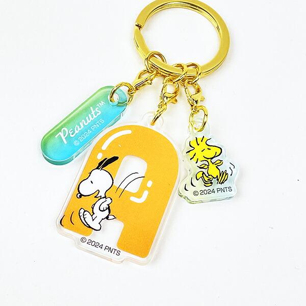 スヌーピー 『A』 イニシャル3連アクリルキーホルダー (オレンジ) SNOOPY 商品画像2：キャラグッズPERFECT WORLD TOKYO