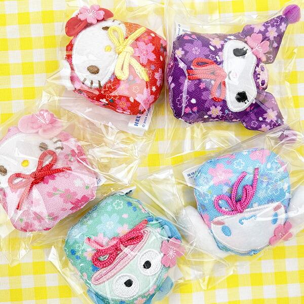 サンリオ ハローキティ 桜だるま マグネット レッド マスコット 商品画像4：キャラグッズPERFECT WORLD TOKYO