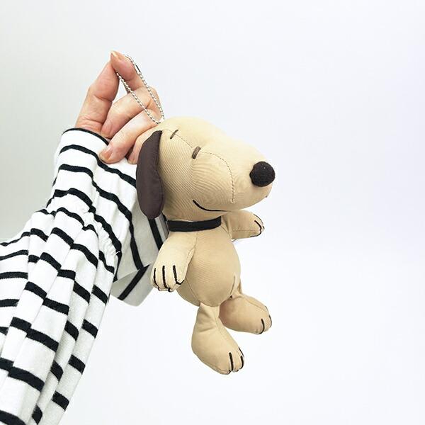 スヌーピー モカ ひんやりマスコットキーホルダー (ブラウン) SNOOPY 商品画像4：キャラグッズPERFECT WORLD TOKYO