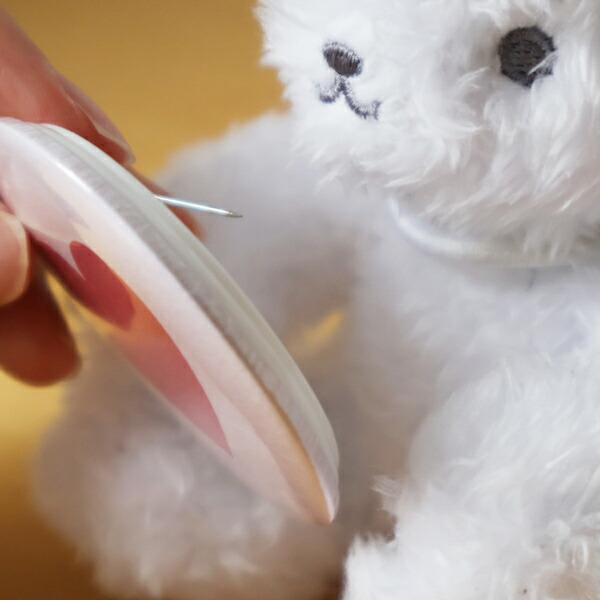 クマアンドベア ハグっと缶バッジベア ぬいぐるみ ホワイト マスコット テディベア kuma and bear 商品画像4：キャラグッズPERFECT WORLD TOKYO