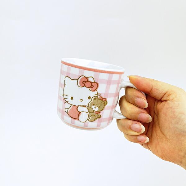 サンリオ ハローキティ 染付マグカップ チェック コップ 日本製 Sanrio 商品画像4：キャラグッズPERFECT WORLD TOKYO