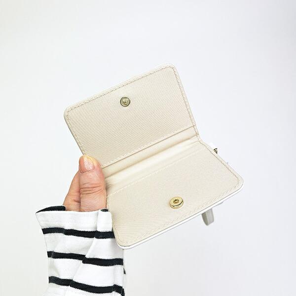 クレヨンしんちゃん オープンパスケース (アイボリー) 定期入れ 商品画像4：キャラグッズPERFECT WORLD TOKYO