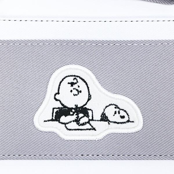 スヌーピー リール付きシングルパスケース アップリケ グレー 定期入れ SNOOPY 商品画像2：キャラグッズPERFECT WORLD TOKYO