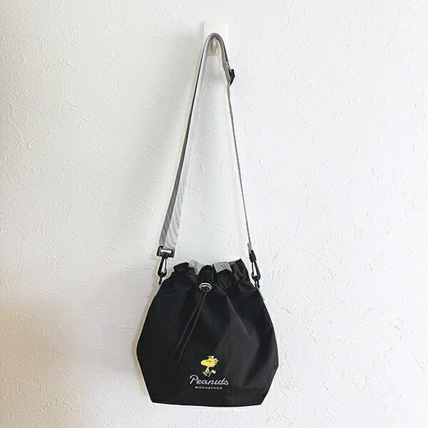 スヌーピー ウッドストック 巾着ショルダーバッグ ブラック SNOOPY 商品画像6：キャラグッズPERFECT WORLD TOKYO