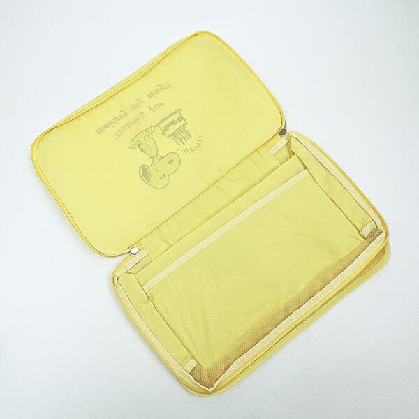 スヌーピー 収納ポーチ(M) イエロー トラベル SNOOPY 商品画像3：キャラグッズPERFECT WORLD TOKYO