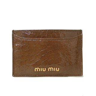 ミュウミュウ Miumiu カードケース 5m08 レザー マチ無しカードケース St Cocco Lux クロコ調型押しレザー Tabacco ブラウン系 5m08 St Coc Lux Tabacの通販なら Sanalpha サンアルファ Kaago カーゴ