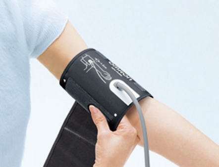 HCR-7612T2 オムロン 上腕式 血圧計 商品画像2：セイカオンラインショッププラス