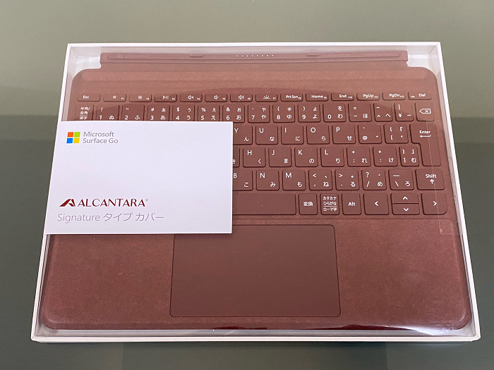 マイクロソフト 法人向け Surface Go Signature タイプカバー (バーガンディ) KCT-00059 商品画像1：バリュー・ショッピング